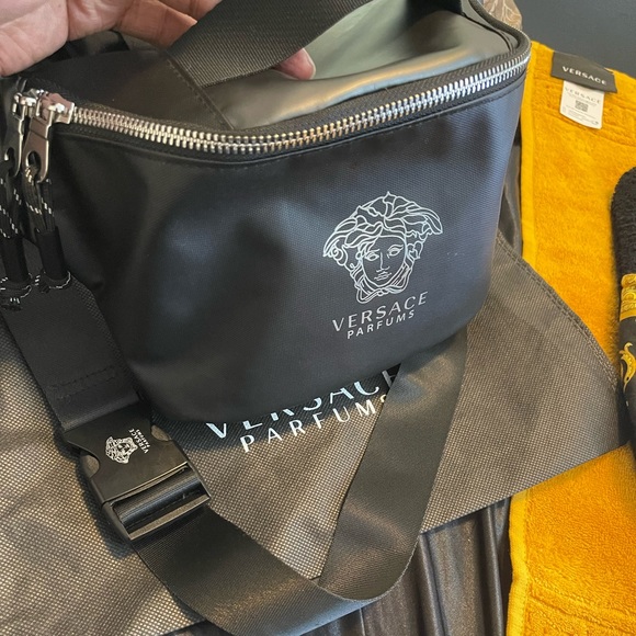 Versace bag - Picture 3 of 3